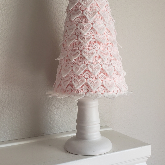 Valentine cone tree with ceramic base - Picture 7 of 10